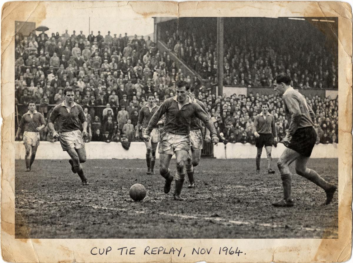 经典足球比赛的复古照片 - 好博体育